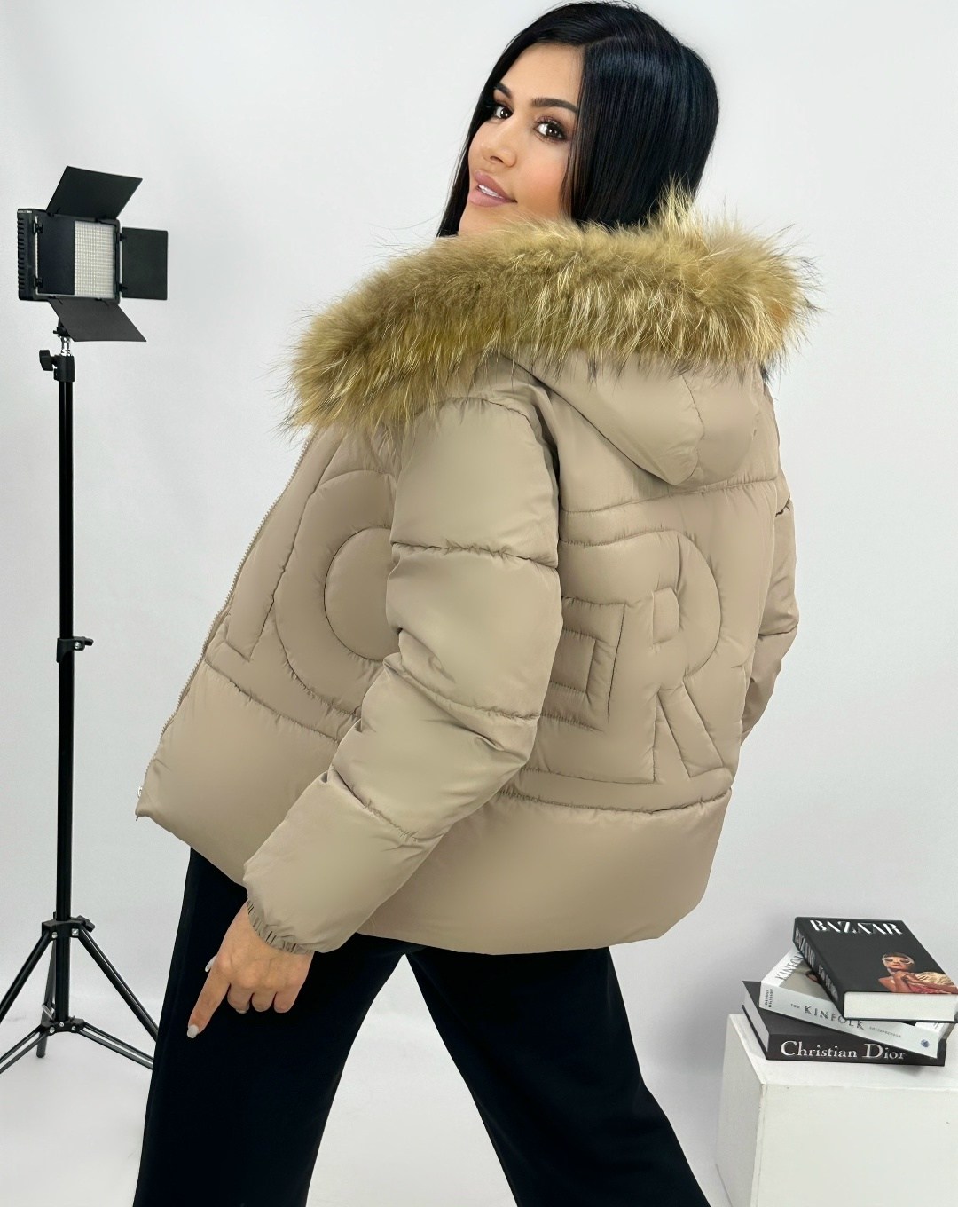 женская зимняя куртка,женская зимняя куртка с капюшоном,зимняя куртка,куртка женская бежевая,женская зимняя куртка короткая