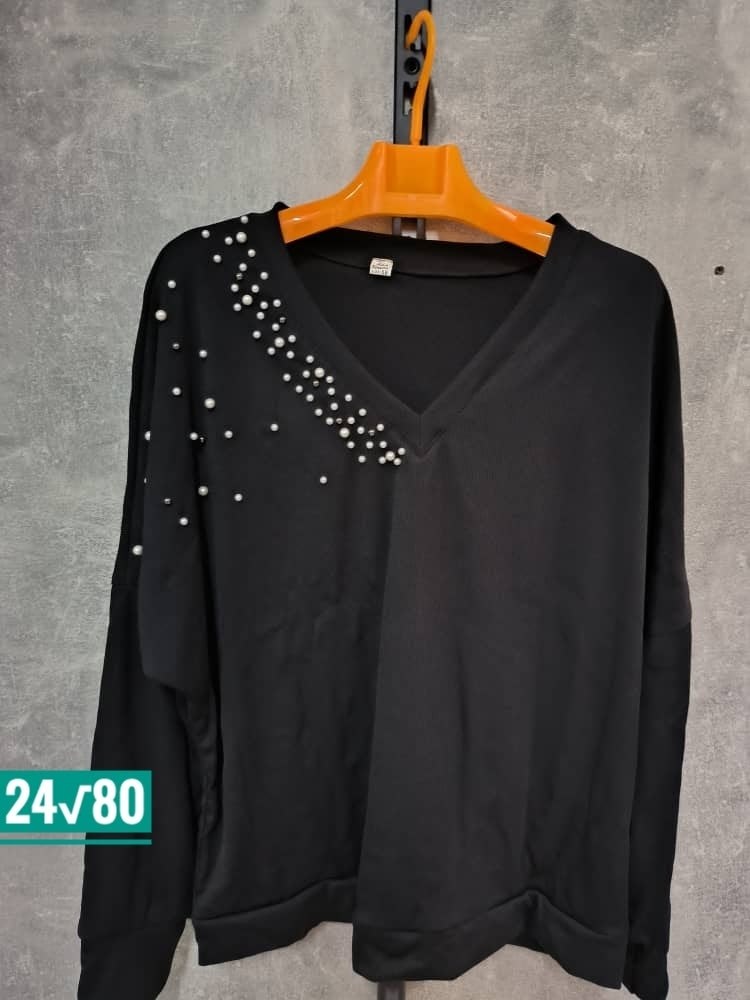 кофточка с отделкой из жемчужин,женская кофта с бусинами,кофта женская с стразами,кофта женская трикотажная с бусинами,кофта нарядная со стразами