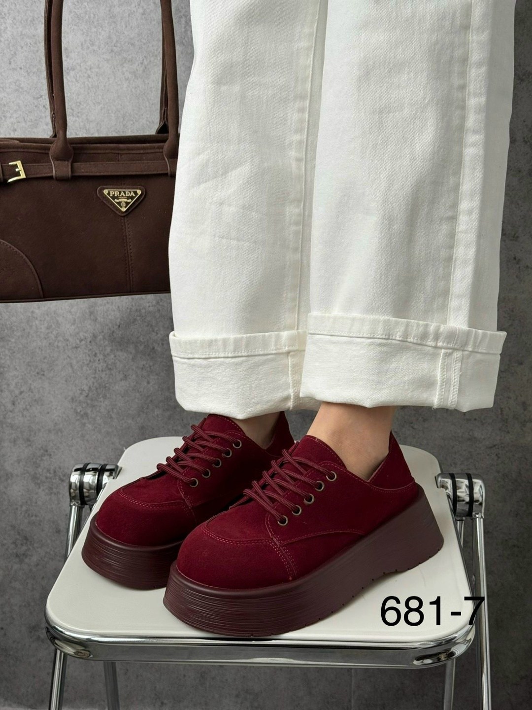 ,бордовая замшевая ботинки женские,платформа ,модная женская ,замшевые кеды