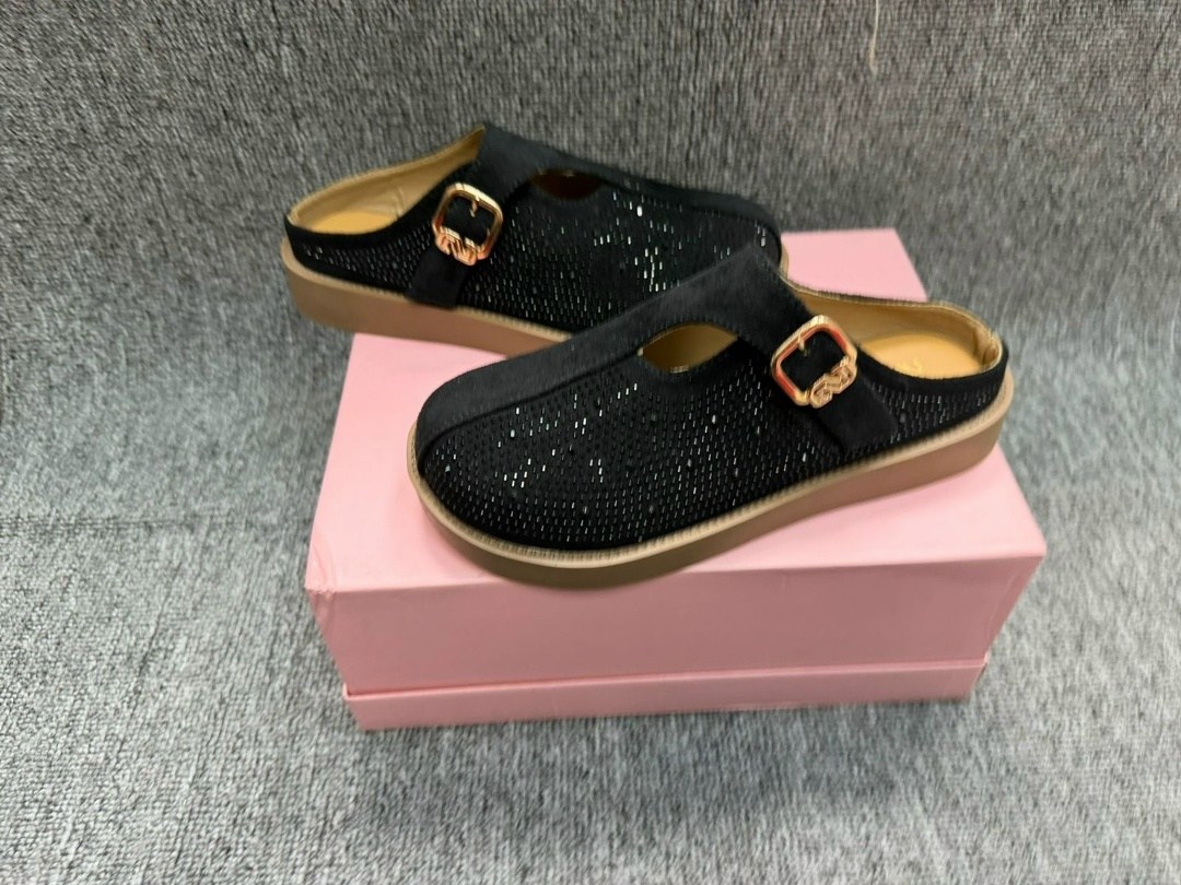 ,шлепанцы женские,шлепанцы на плоской подошве,модные шлепанцы, женская