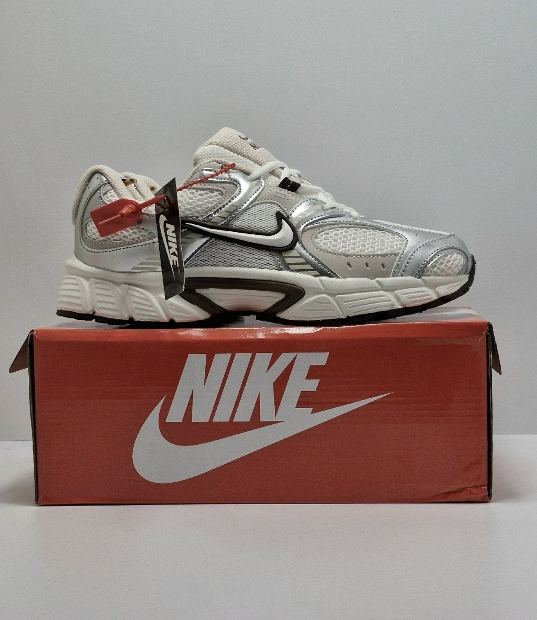 nike кроссовки,кроссовки v5 rnr nike,,кроссовки nike v5 rnr white black silver,кроссовки для мужчин