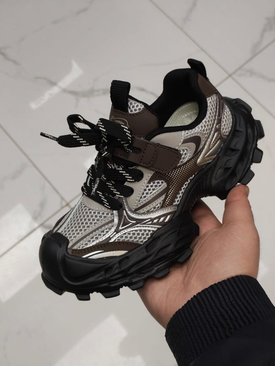 массивные кроссовки,женские массивные кроссовки,кроссовки balenciaga,кроссовки баленсиага трак,кроссовки женские balenciaga