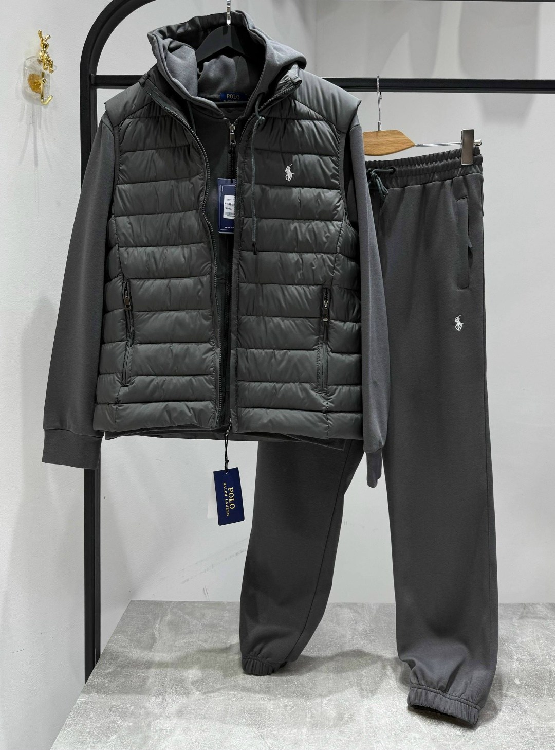 мужская мода,костюм спортивный мужской,мужские образы,жилет мужской,спортивный костюм с жилеткой мужской