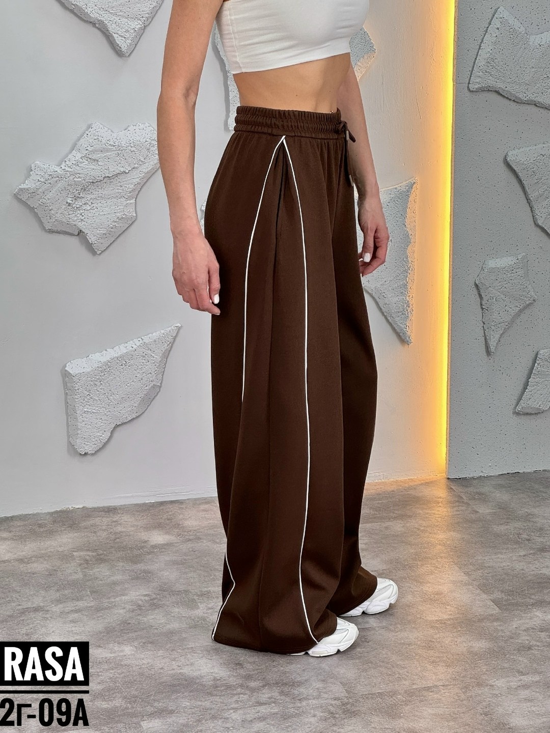 спортивные штаны,брюки женские,штаны спортивные женские,штаны спортивные широкие,брюки с широкими штанинами