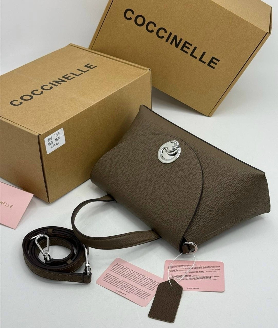 сумка coccinelle,сумка женская coccinelle fd0 18 01 01 коричневый,сумка женская coccinelle,сумка coccinelle coccinelle e1 d05 18 04 01,сумка coccinelle b14 mini пудровая