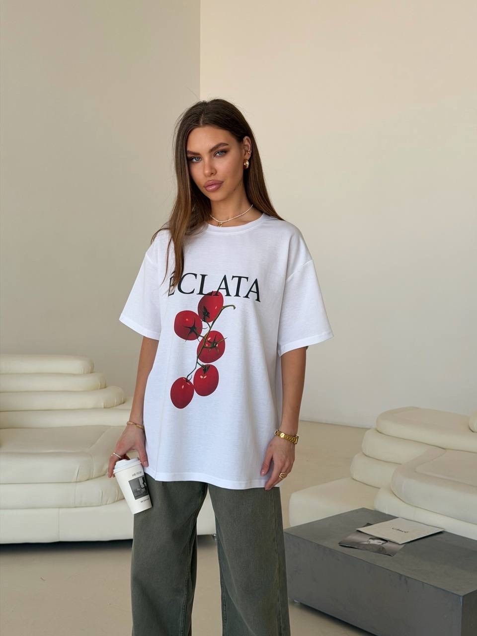 футболки оверсайз с принтами,оверсайз футболка,джинсы оверсайз,футболки женская,стильные джинсы