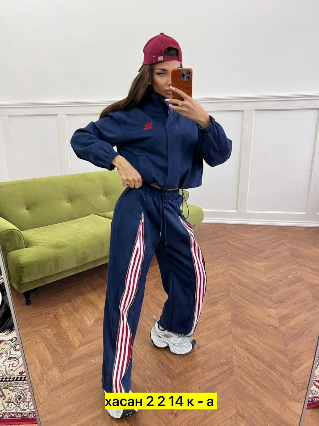 костюм спортивный,женский спортивный костюм,велюровый спортивный костюм,женский костюм,женские велюровые спортивные костюмы