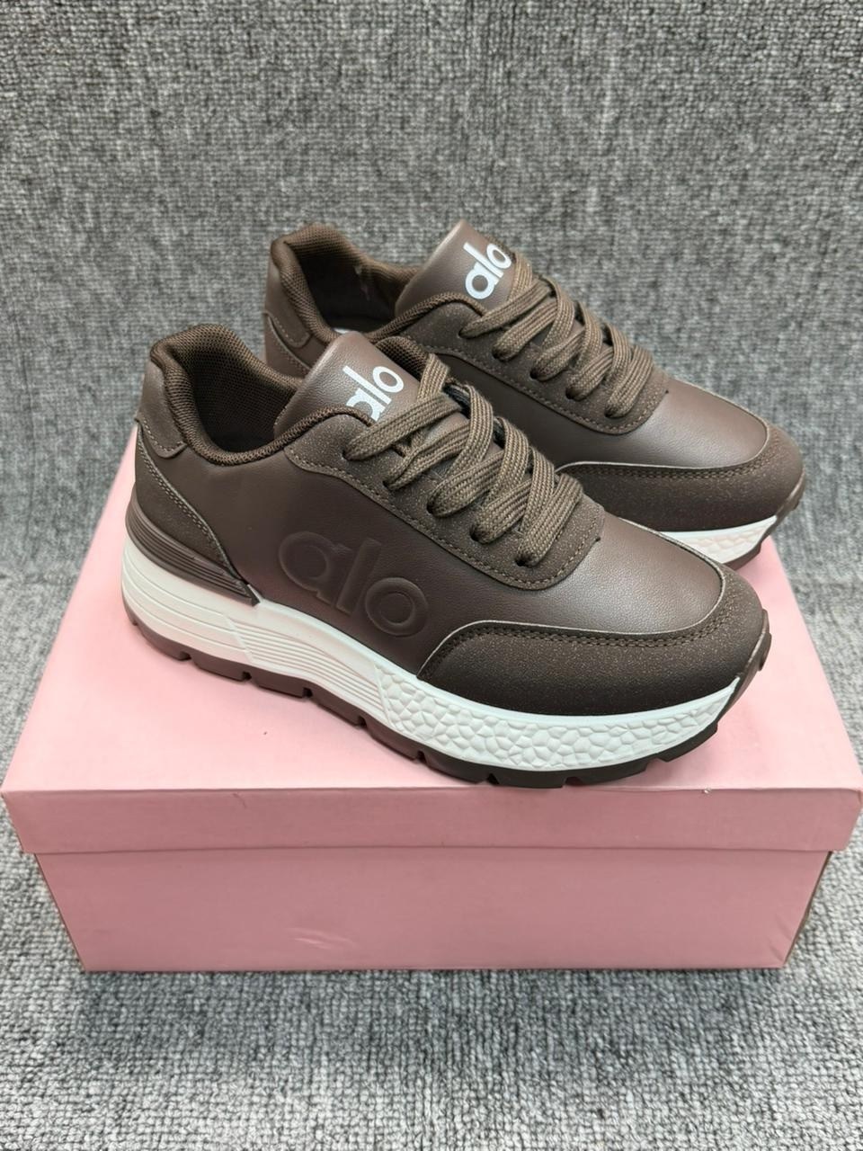 кроссовки женские,,стильные кроссовки, женская,кроссовки демисезонные