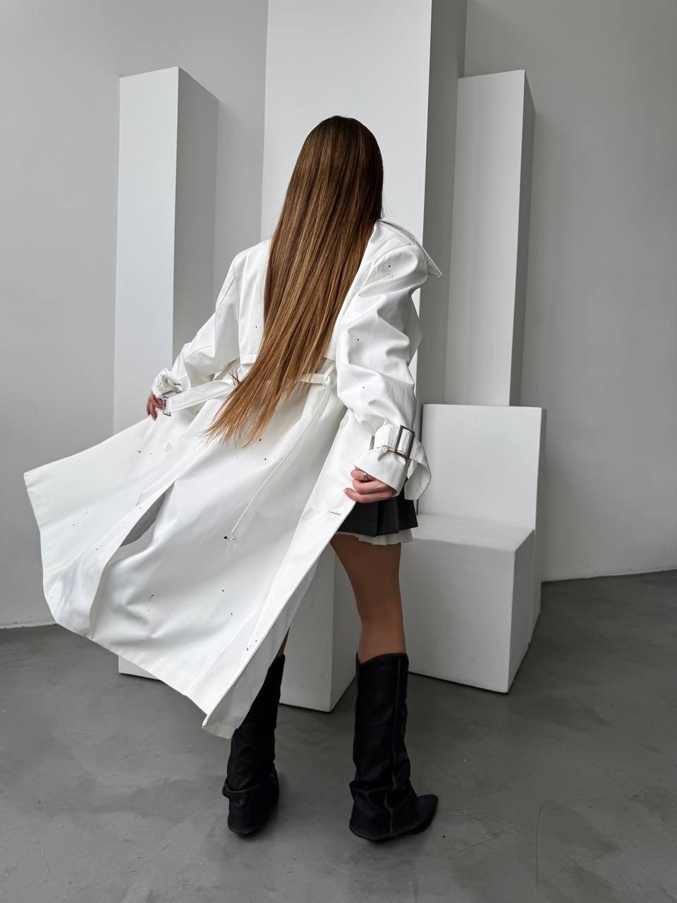 плащ тренч женский,плащ тренч,плащ кожаный тренч,плащ женский,белый кожаный плащ