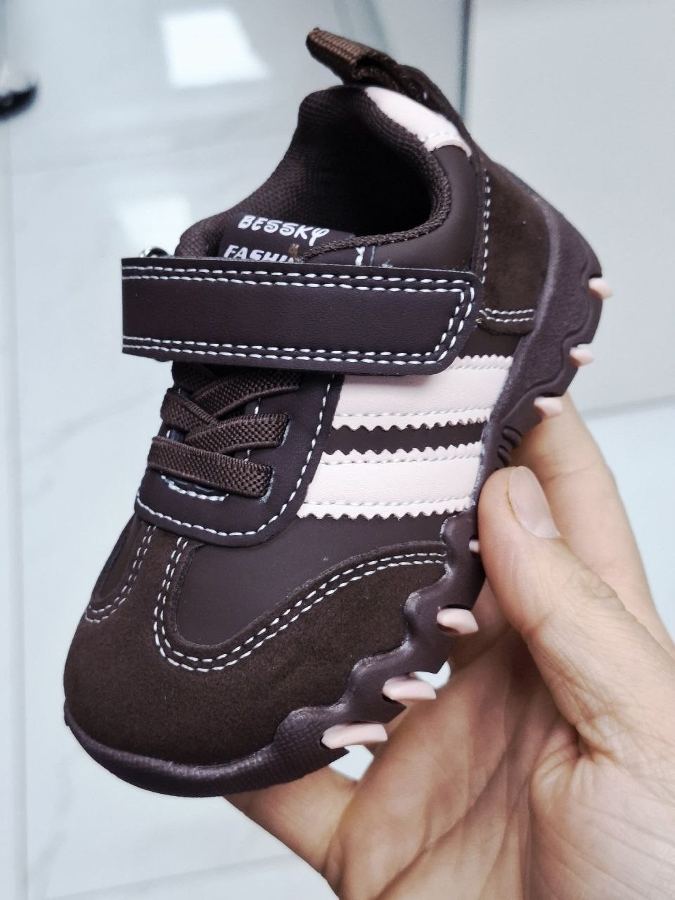 кроссовки мальчику,кроссовки детские,спортивная ,повседневные кроссовки,удобные кроссовки