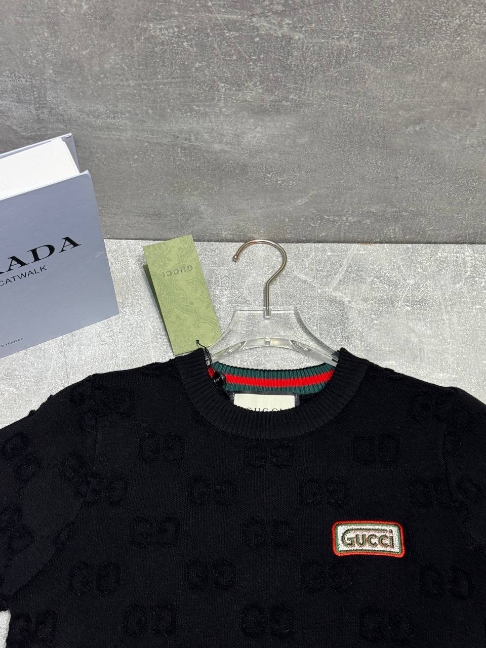 футболка gucci,майка гуччи оригинал черная,футболка гуччи вид спереди,футболка гуччи оригинал,футболка гуччи мужская черная