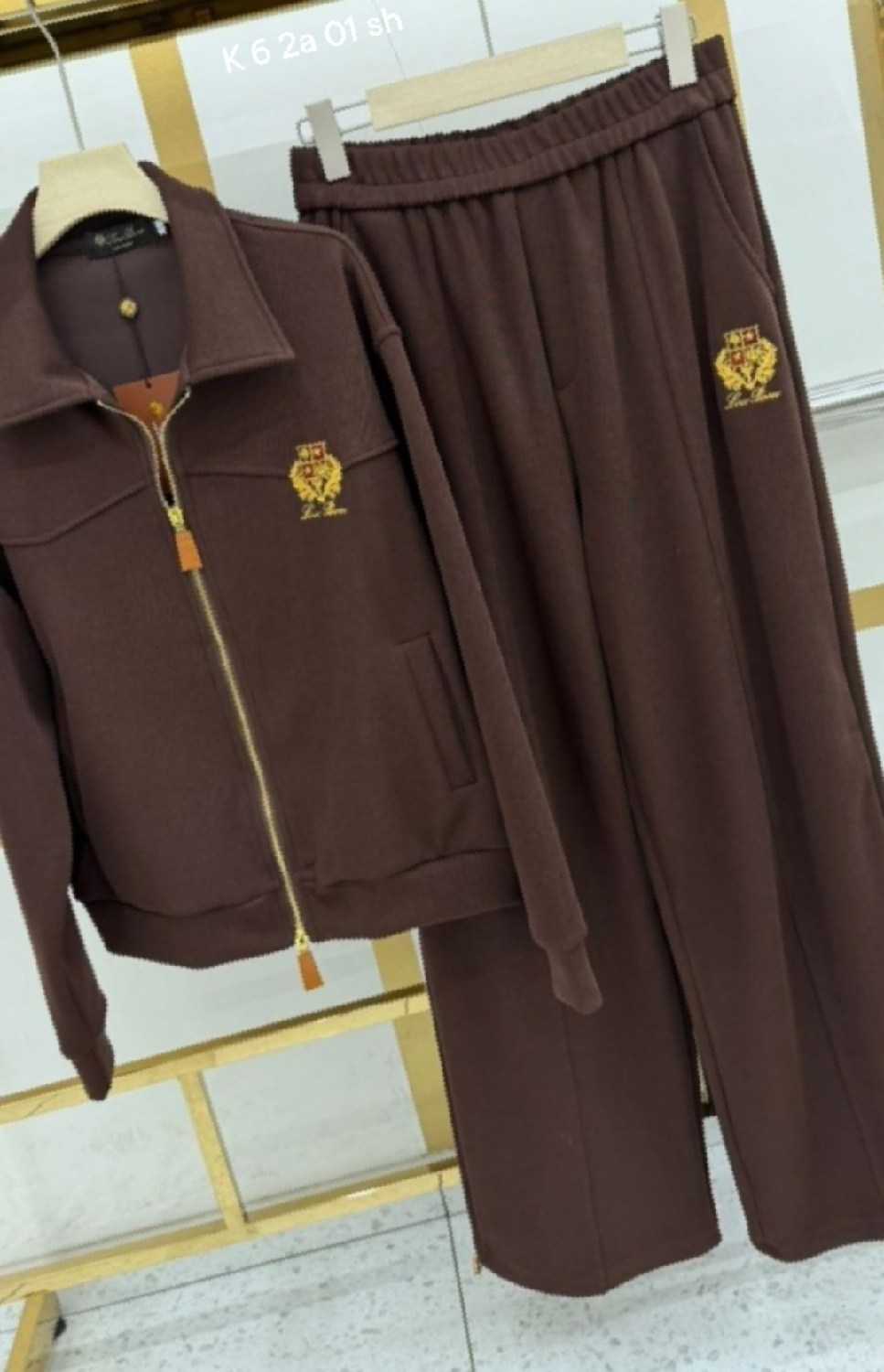 костюм спортивный,костюм белый,спортивный костюм луивитон,женский спортивный костюм,женские костюмы