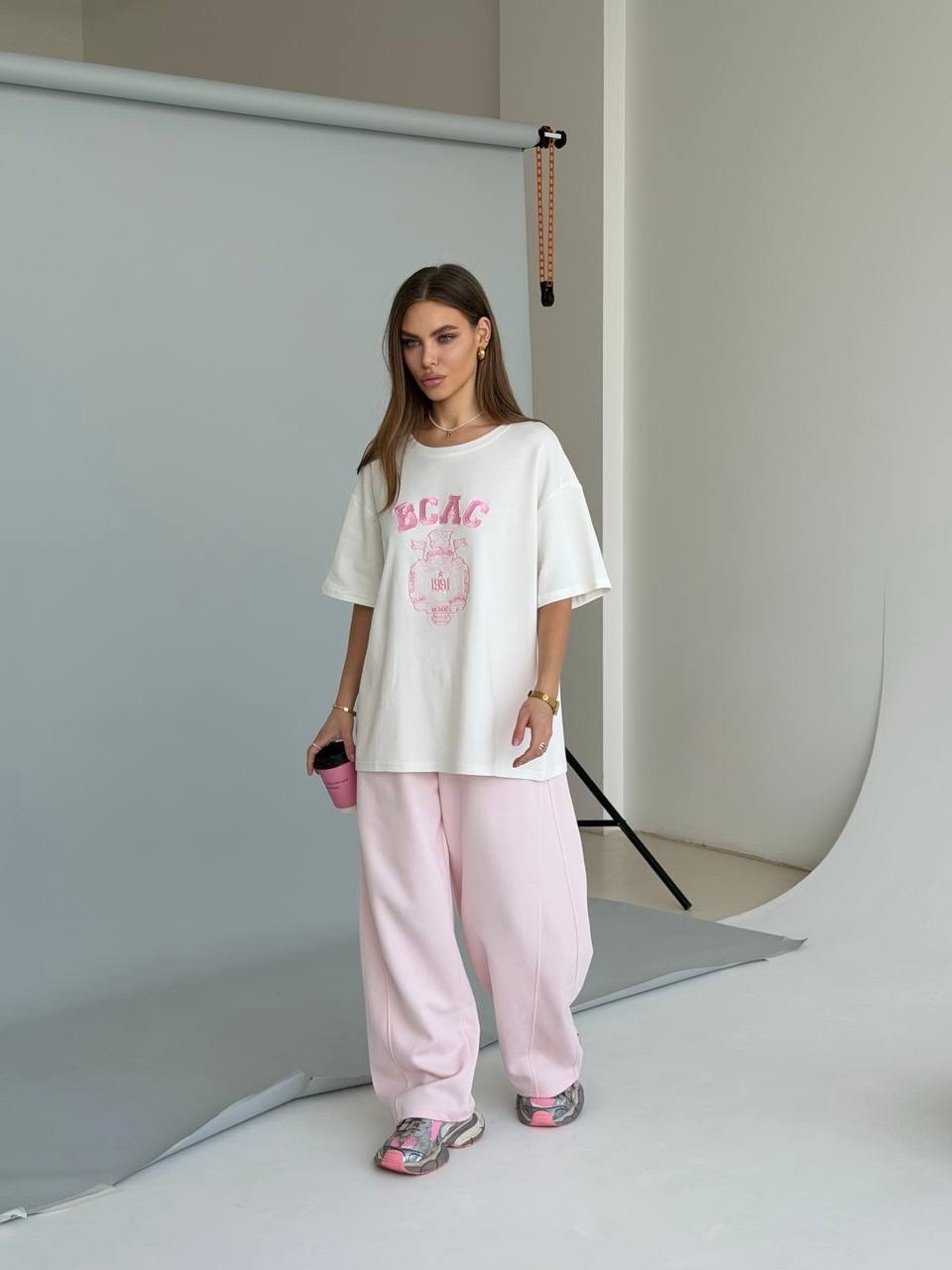 футболка оверсайз трендовая молодежная,футболки оверсайз женские,футболки оверсайз с принтами,базовая женская футболка оверсайз,футболка оверсайз с вб