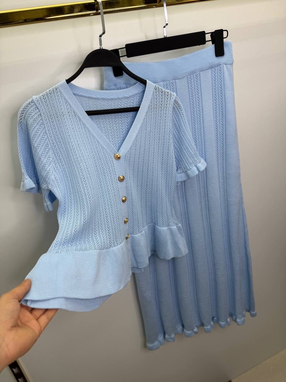 костюм трикотажный с юбкой,трикотажный костюм с юбкой лапша,трикотажные костюмы,костюм вязаный с юбкой,женский трикотажный костюм с юбкой и v-образным вырезом