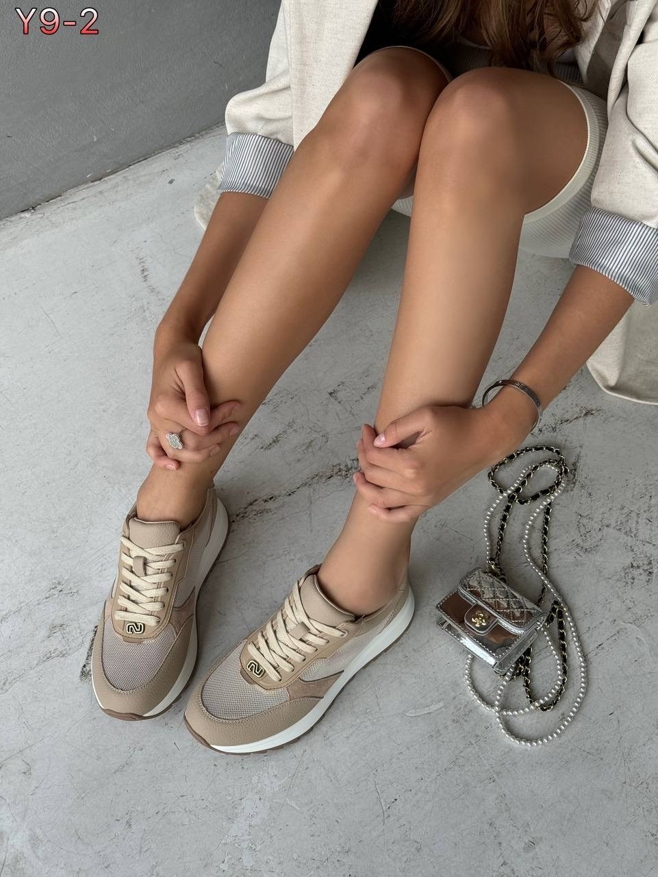 кроссовки женскиe,,черные женские кроссовки,кроссовки для женщин,кроссовки стильные