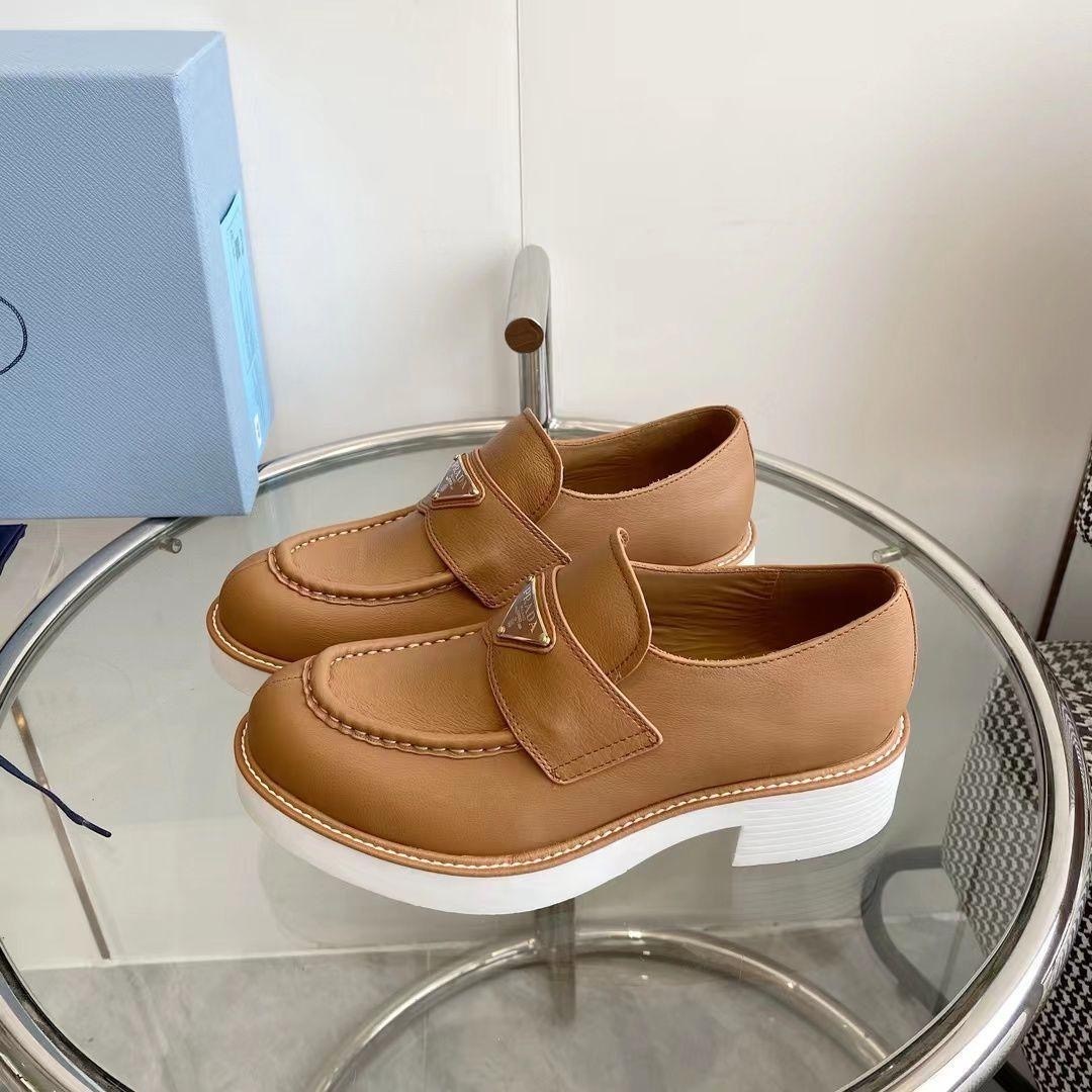 лоферы прада белые,prada лоферы,,женские кожаные лоферы,прада лоферы