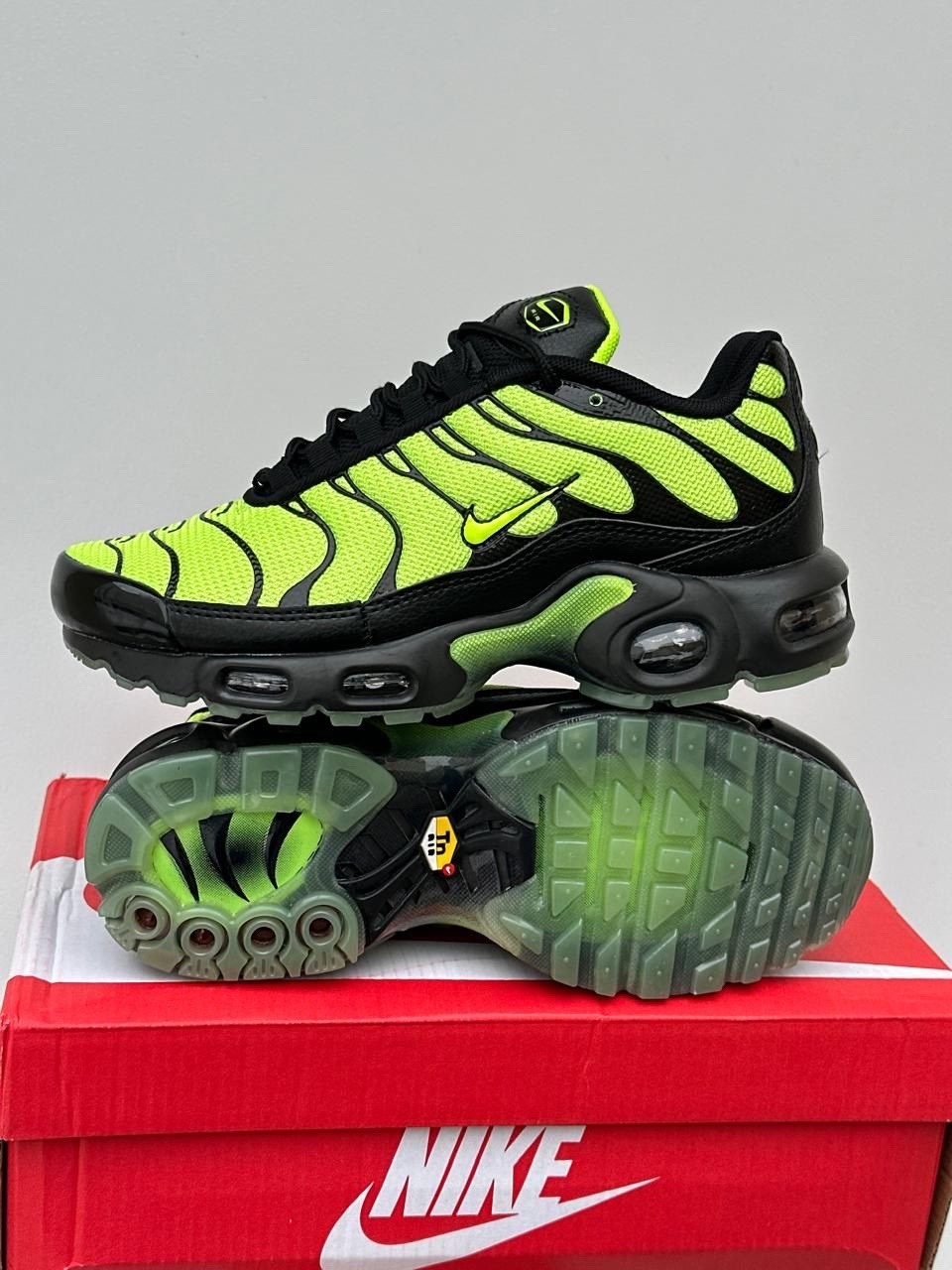 кроссовки nike air max tn plus,nike air max plus tn,найк тн плюс фиолетовые,кроссовки,nike air max tn plus x supreme purple