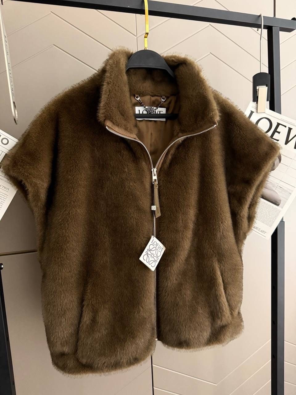 утепленный жилет женский дубленкин zhilwo3 коричневый 48 ru,жилет женский меховой с капюшоном из овчины керли,утепленный жилет женский дубленкин zhilwo2 коричневый 44 ru,жилет меховой,стильные куртки