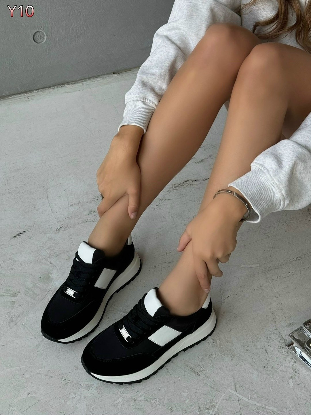 ,кроссовки женские,бежевые кроссовки,замшевые кроссовки,стильные женские кроссовки