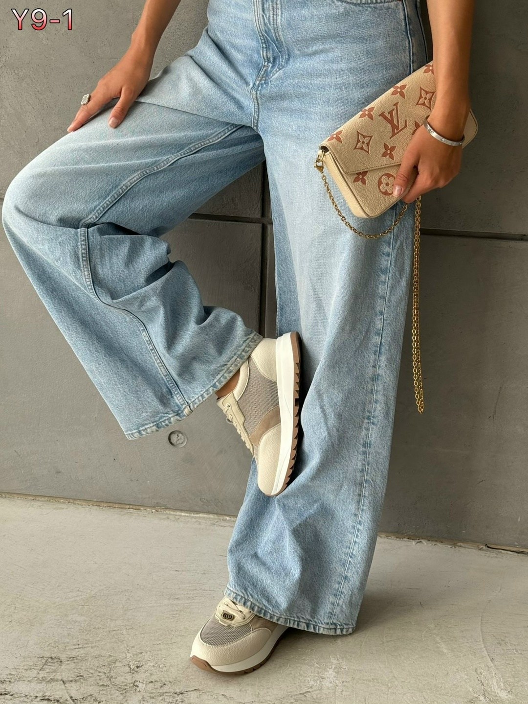 ,кроссовки женские,бежевые кроссовки,кроссовки для женщин,кроссовки повседневные