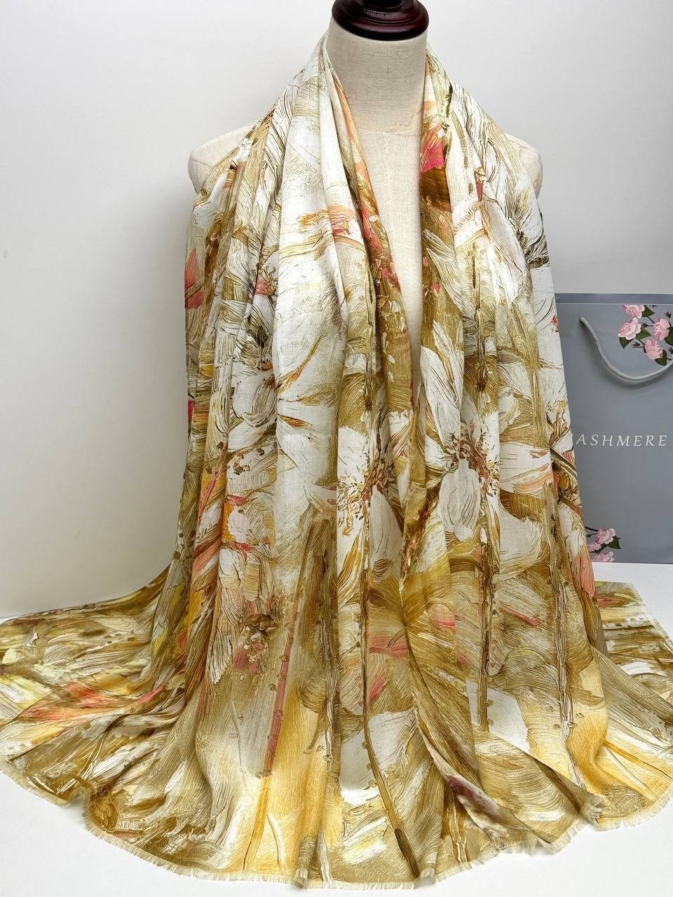 палантин женский,шарф шёлковый,шарфы для женщин,женский шелковый шарф,шарф женский шелковый с принтом