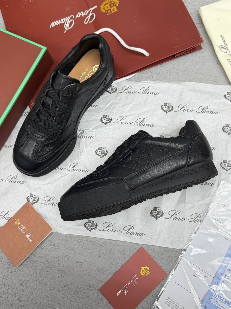 ,кожаные кроссовки мужские,мужские кроссовки,роберто кавалли  мужская,кожаные кроссовки