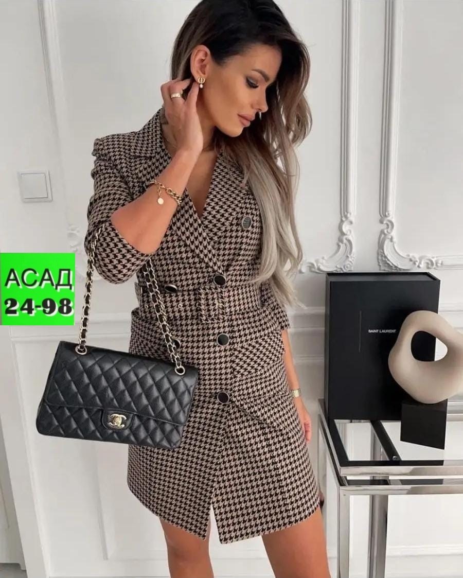 женский длинный пиджак в клетку,платье пиджак в клетку с поясом,платье пиджак в клетку,платье-пиджак,костюм с юбкой