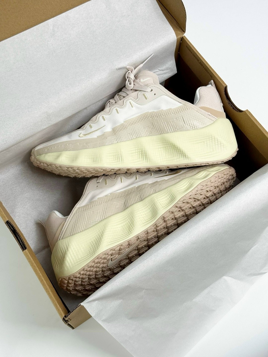 кроссовки,кроссовки женскиe,кроссовки adidas,спортивная ,бежевые кроссовки