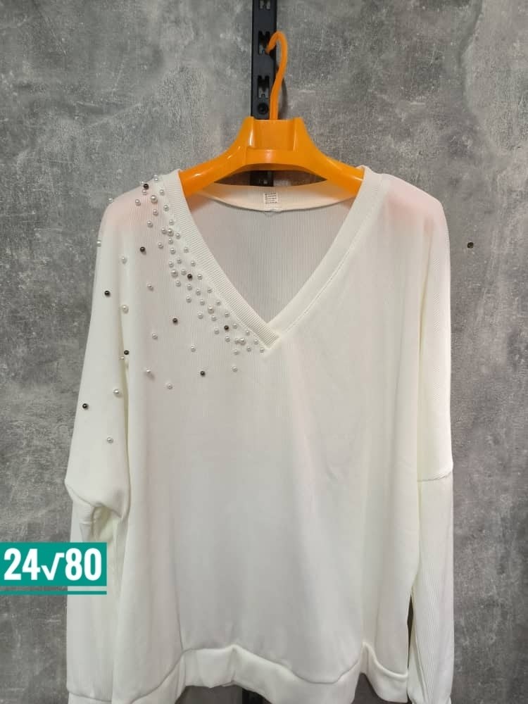 кофточка с отделкой из жемчужин,женская кофта с бусинами,кофта женская с стразами,кофта женская трикотажная с бусинами,кофта нарядная со стразами