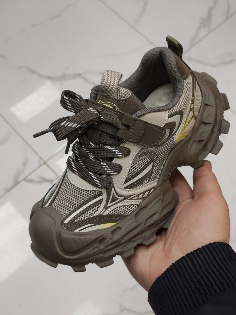 массивные кроссовки,женские массивные кроссовки,кроссовки balenciaga,кроссовки баленсиага трак,кроссовки женские balenciaga