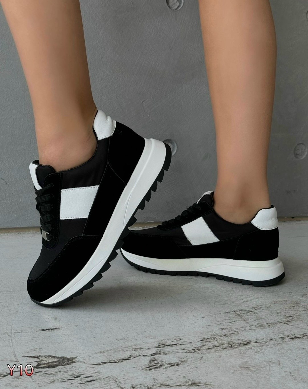 ,кроссовки женские,бежевые кроссовки,замшевые кроссовки,стильные женские кроссовки