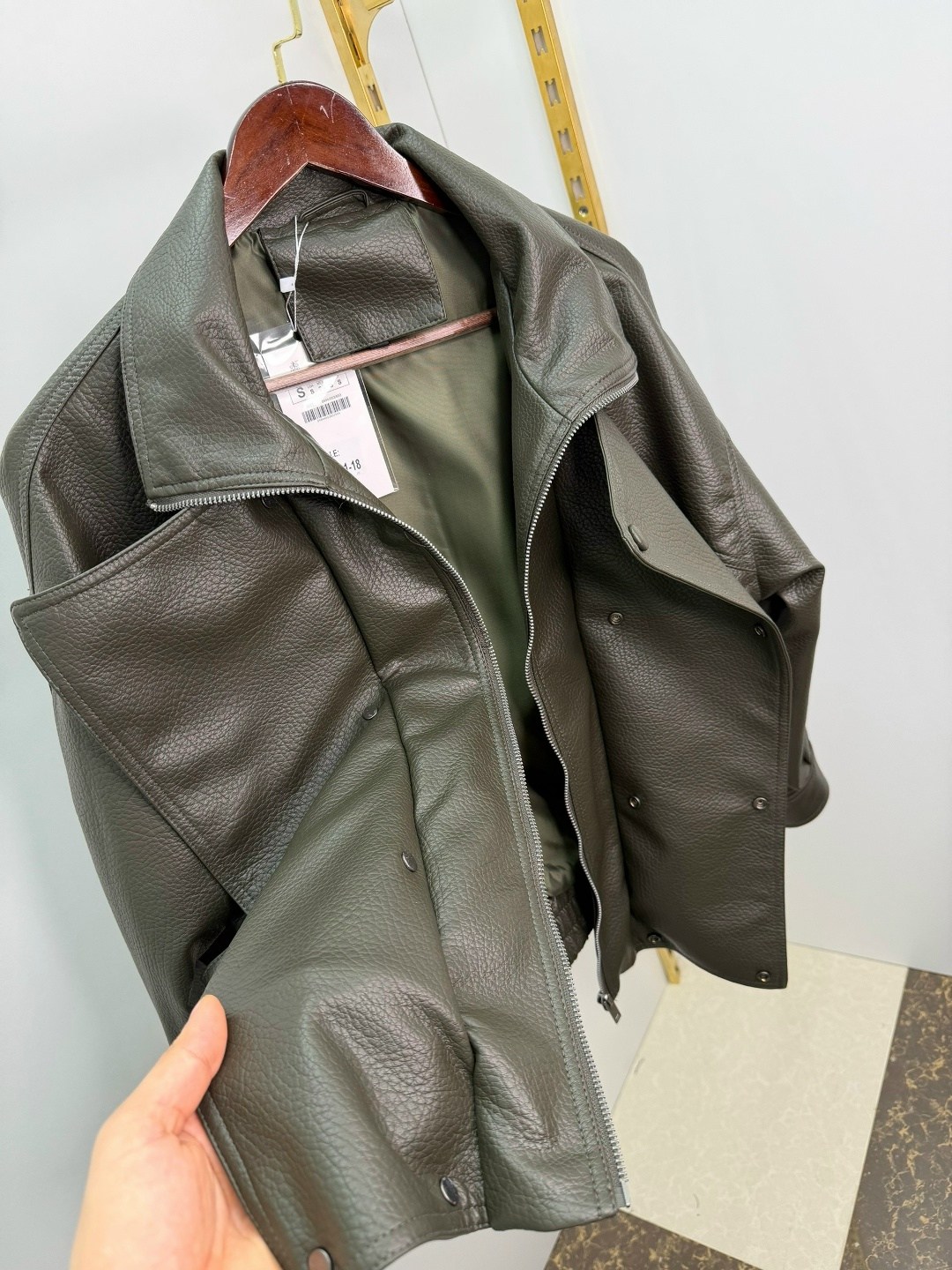 женская кожаная куртка,кожаная куртка,куртка женская кожанная,куртка,женская куртка