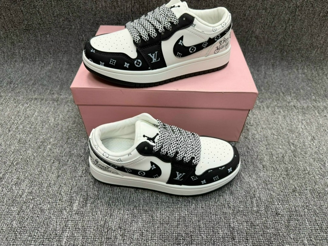 кроссовки,кроссовки nike,спортивная ,женские кроссовки,кроссовки мужские женские