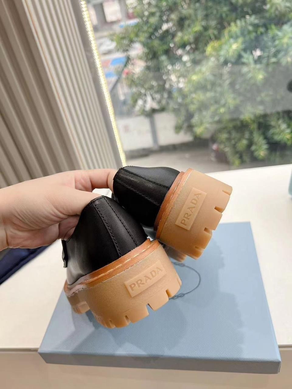 кожаные лоферы prada,лоферы прада,лоферы prada,прада лоферы женские кожаные,