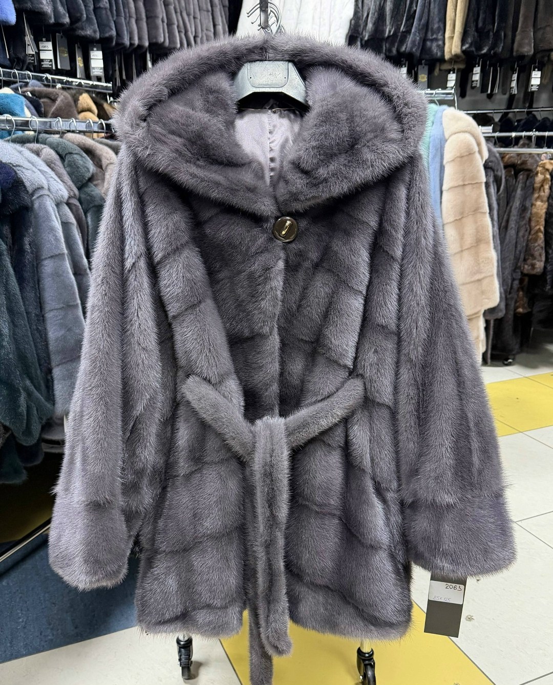 шубка из меха европейской норки с капюшоном,норковая шуба с капюшоном,шуба норковая,шубка из меха европейской норки с капюшоном цвет графит,шуба из норки