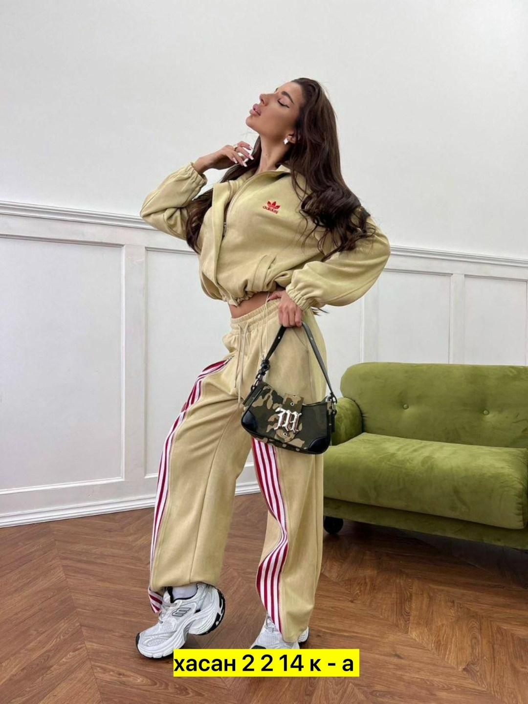 костюм спортивный,женский спортивный костюм,велюровый спортивный костюм,женский костюм,женские велюровые спортивные костюмы