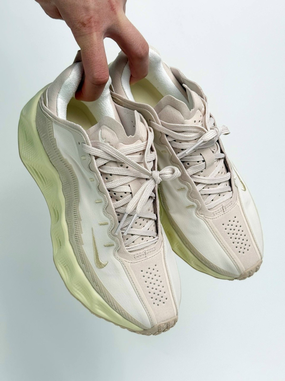 кроссовки,кроссовки женскиe,кроссовки adidas,спортивная ,бежевые кроссовки