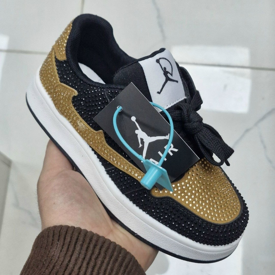 кроссовки,женские кроссовки,кроссовки nike,кроссовки на заказ jordan 1,кроссовки nike air jordan 1 с кристаллами swarovski aj1 dc0774-101