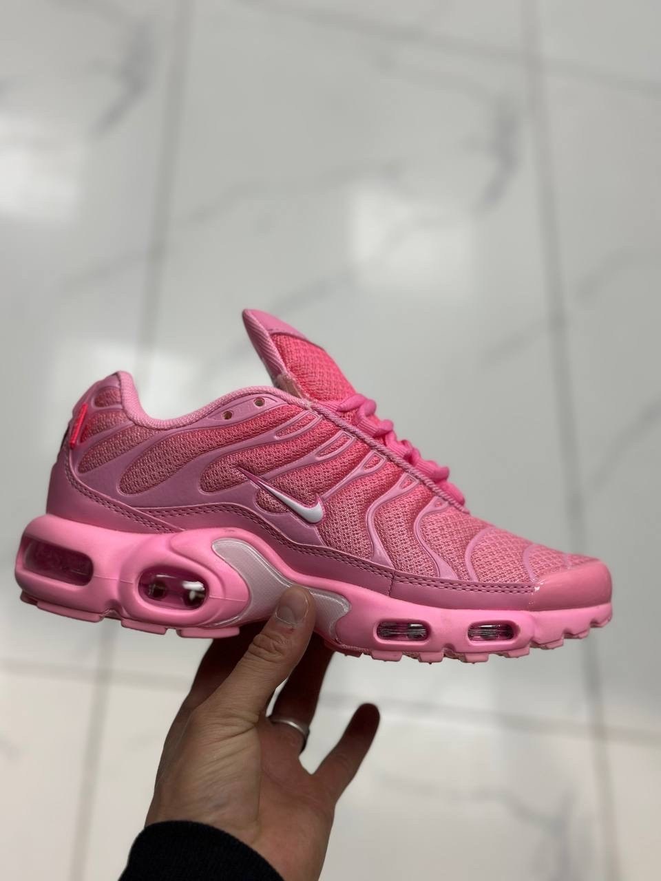 кроссовки nike air max tn plus,спортивные кроссовки air max plus tn nike,nike air max plus tn pink,спортивные кроссовки air max plus tn nike розовый,кроссовки nike air max plus tn nike