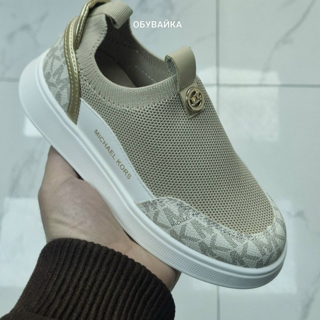 ,женские кроссовки,кроссовки брендовые,женская ,черные кроссовки