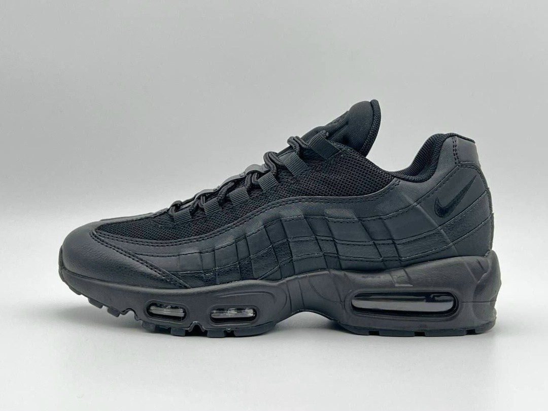 кроссовки nike air max 95,nike air max 95 triple black,nike air max 95 black,nike air max 95 essential triple black,nike air max 95 essential