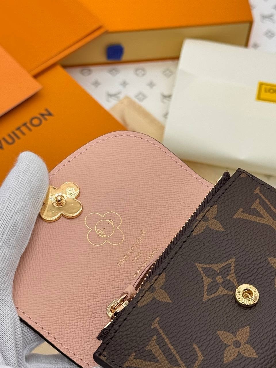 обложка на паспорт louis vuitton,кошелек louis vuitton,кошелек женский луи виттон,картхолдер louis vuitton,кошелек луи виттон