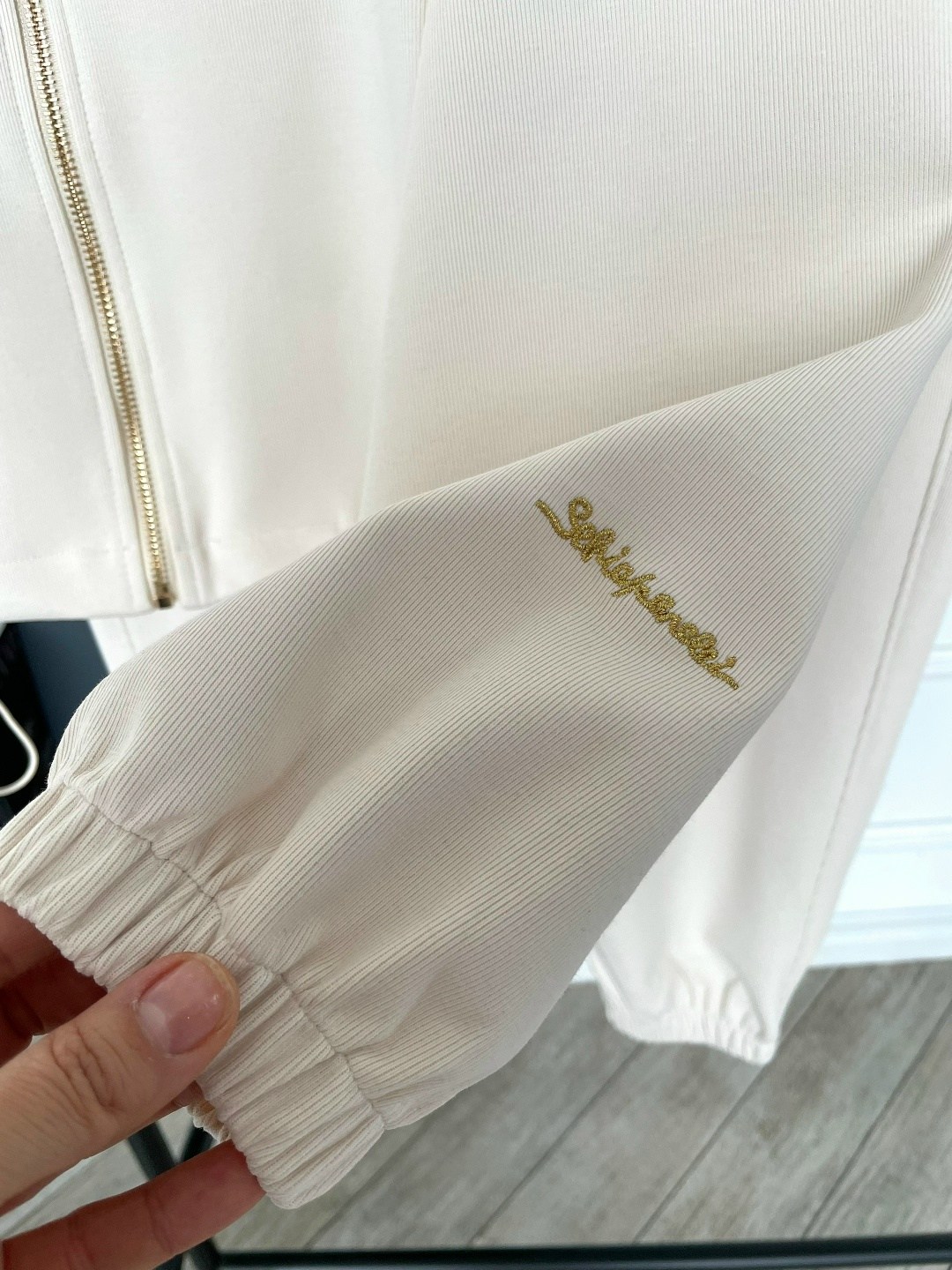 костюм спортивный,стильный костюм,костюм спортивный женский,костюм молочный,повседневный костюм