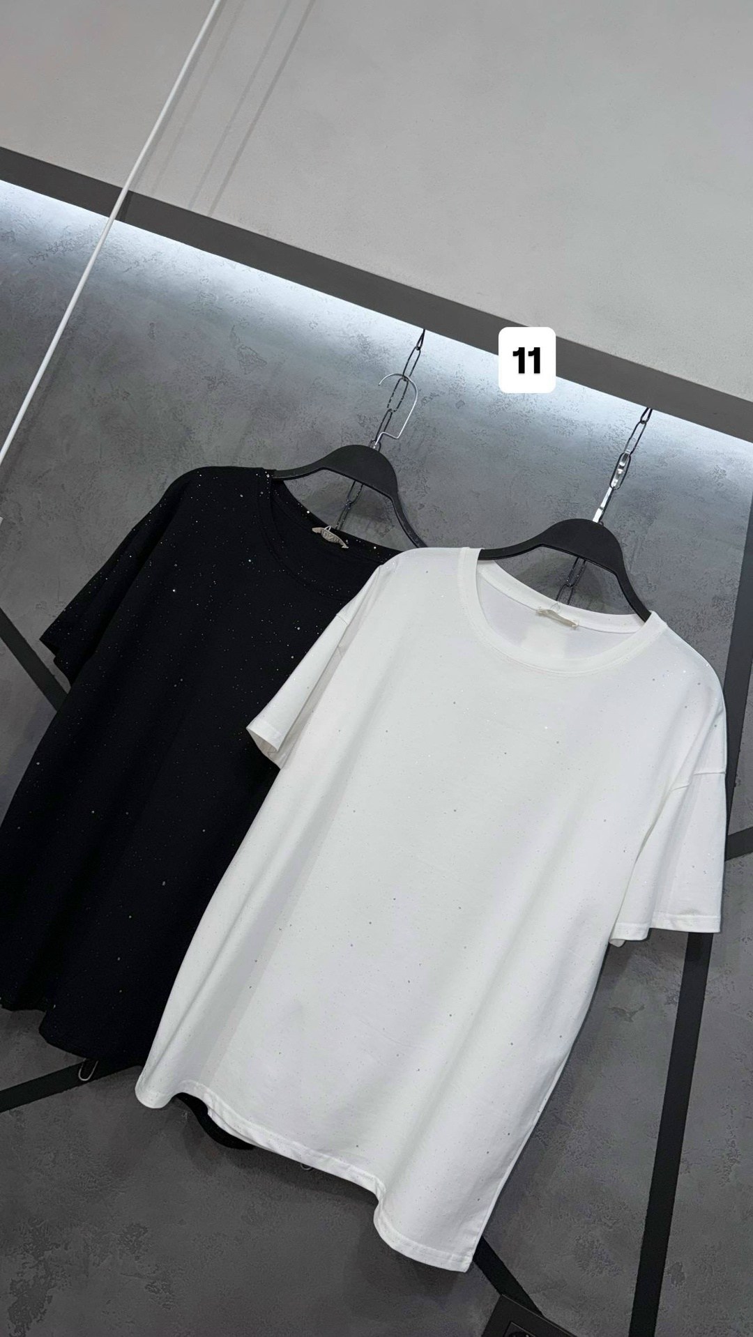 футболка в стразах варенка оверсайз gul brand,женская футболка оверсайз,футболка оверсайз со стразами,футболка со стразами удлинённая оверсайз a&j,футболка женская со стразами оверсайз