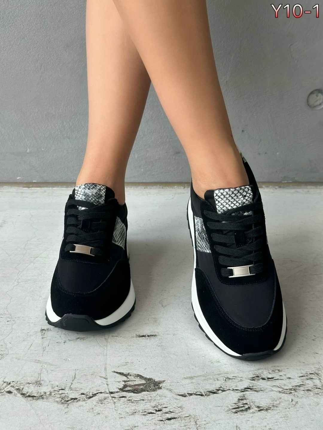 ,кроссовки женскиe,серые кроссовки,кроссовки женские модные,кроссовки для женщин