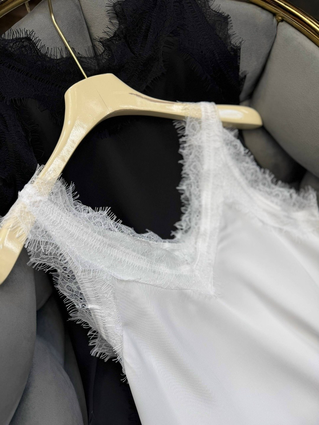 шелковый топ,топ с кружевом,майка с кружевами,шелковый топ с кружевом,атласный топ с кружевом