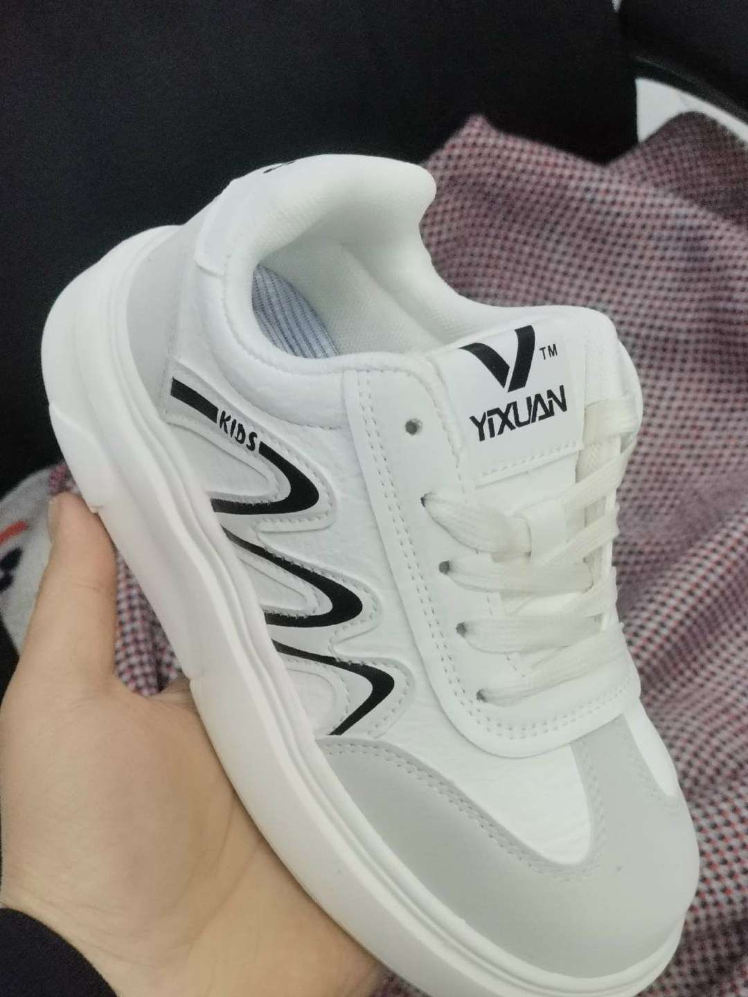 кроссовки мальчику,, спортивная,кроссовки для малыша,модные кроссовки