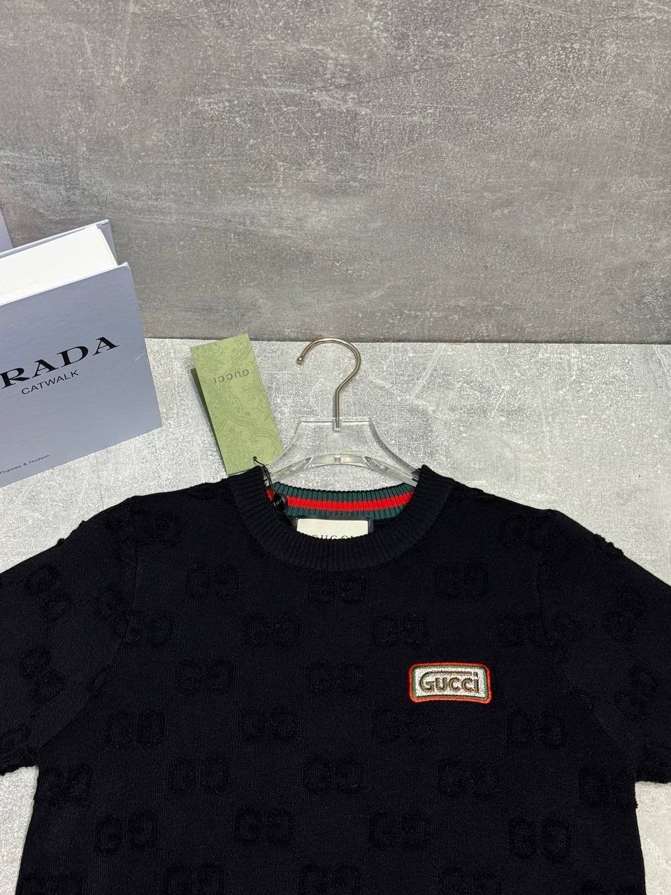 футболка gucci,майка гуччи оригинал черная,футболка гуччи вид спереди,футболка гуччи оригинал,футболка гуччи мужская черная