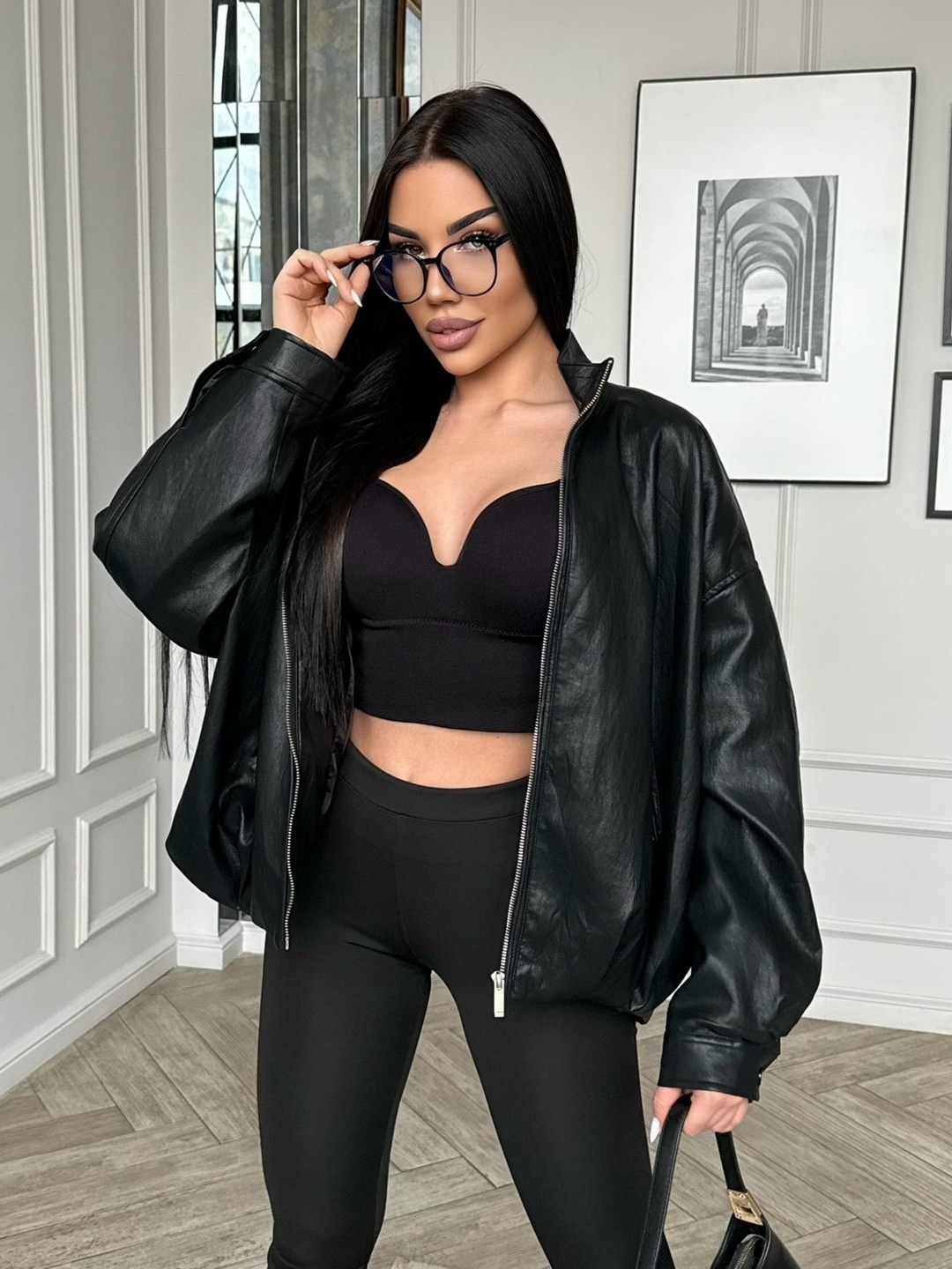 кожаная куртка,стильные куртки,женская кожаная куртка,куртка бомбер из экокожи,бомбер удлиненный оверсайз кожаная куртка saint shine