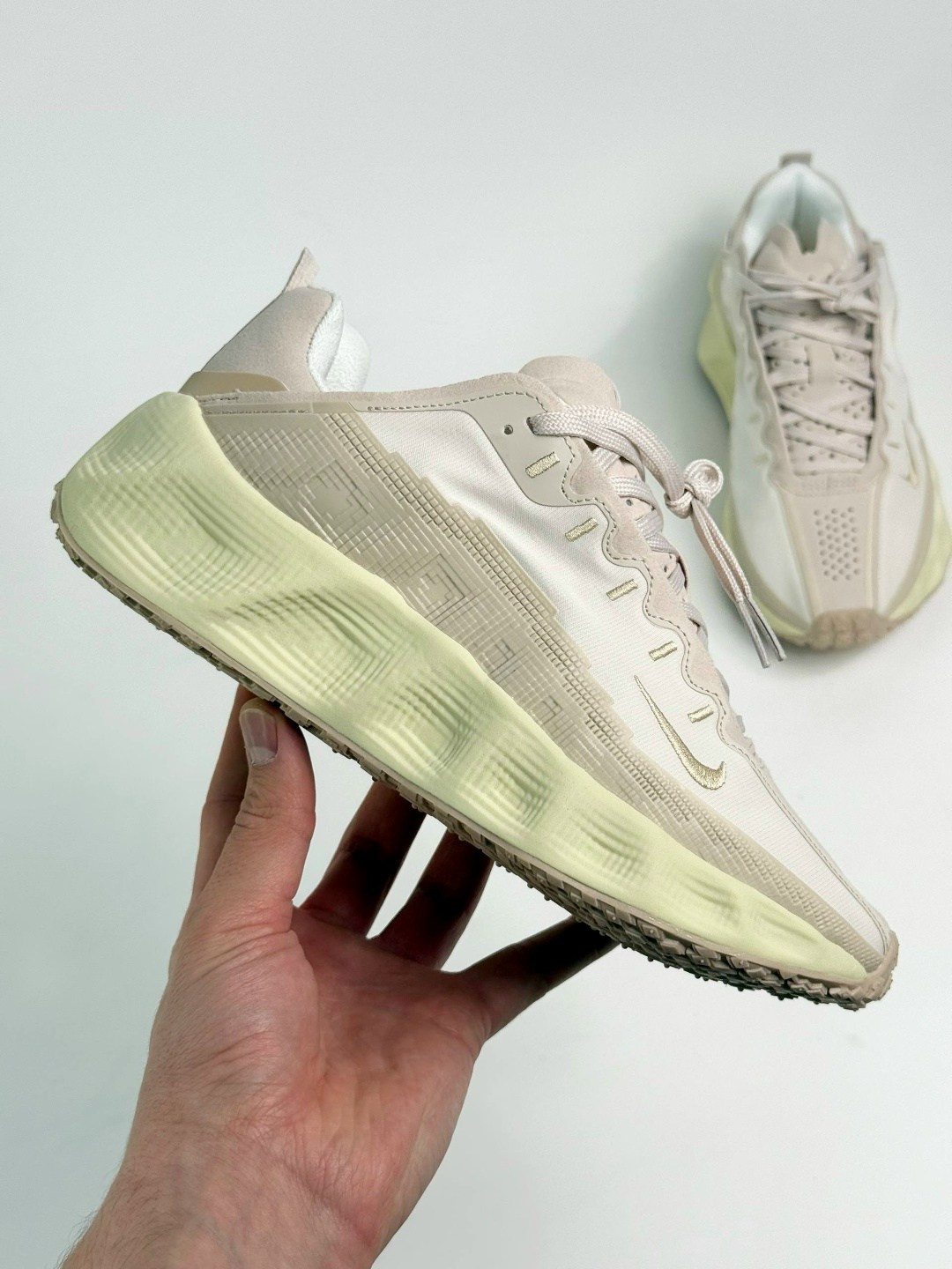 кроссовки,кроссовки женскиe,кроссовки adidas,спортивная ,бежевые кроссовки